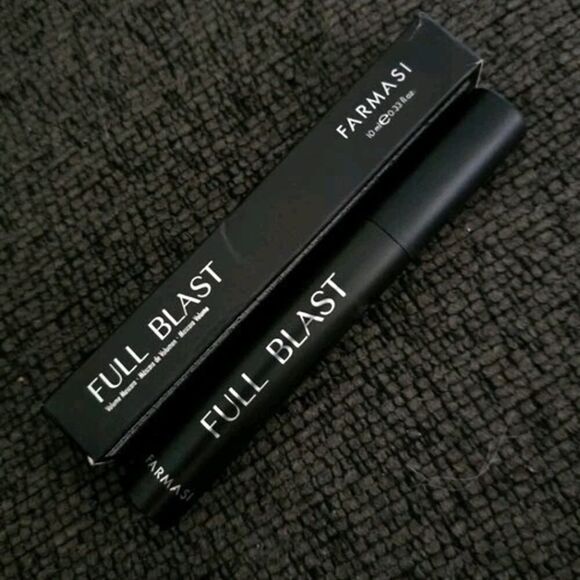 Farmasi Full Blast Mascara Black 0.33 FL.OZ - Picture 4 of 11